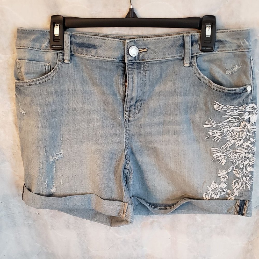 SOLD - Simply Vera Wang Distressed Shorts